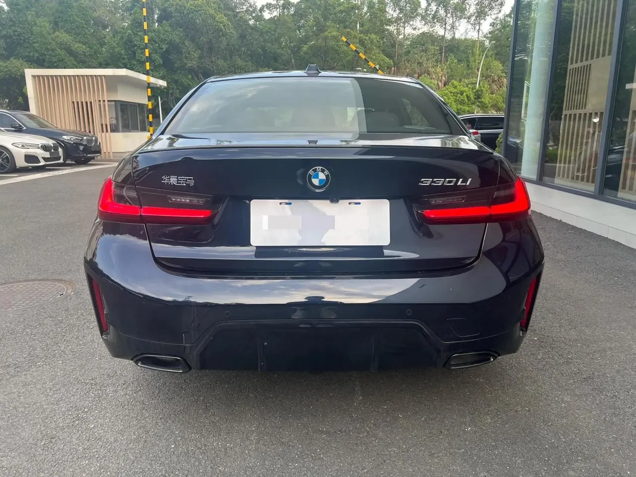 BMW 3 Series 2026 330Li 2.0T Exclusive M Sports Obsidian Night Suit Automatic Gear 14