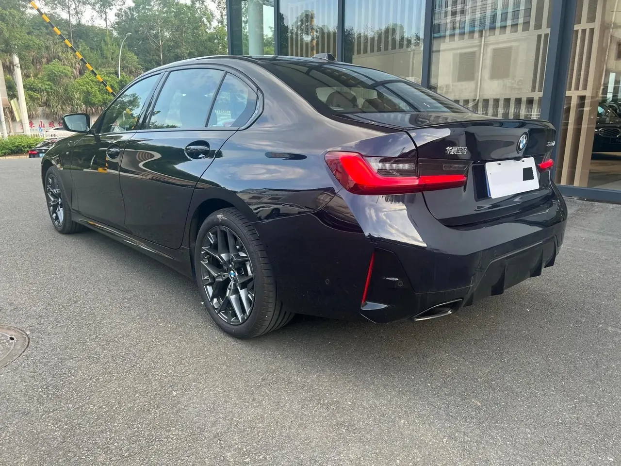 BMW 3 Series 2026 330Li 2.0T Exclusive M Sports Obsidian Night Suit Automatic Gear 15