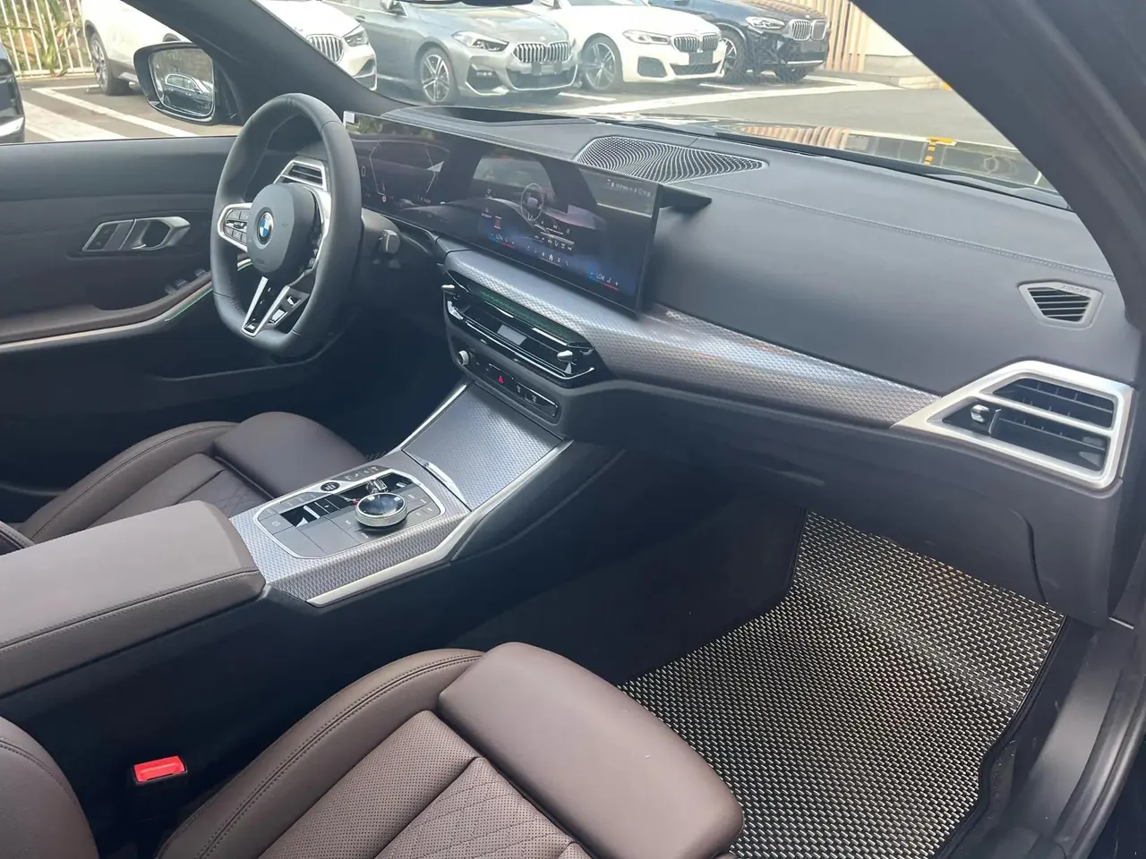 BMW 3 Series 2026 330Li 2.0T Exclusive M Sports Obsidian Night Suit Automatic Gear 4