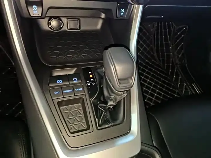 RAV4 RongFang 2021 2.0L CVT Two-Drive Urban Edition 14