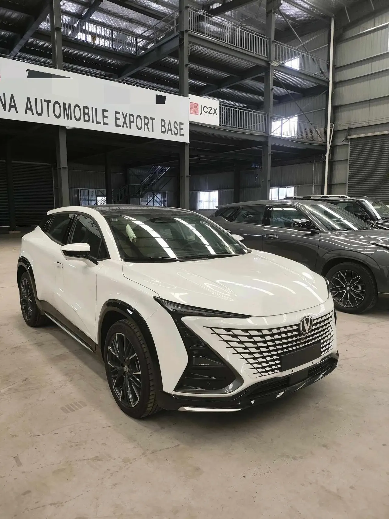 ChangAn 2023 UNI-T 1.5T Prestige Automatic 2
