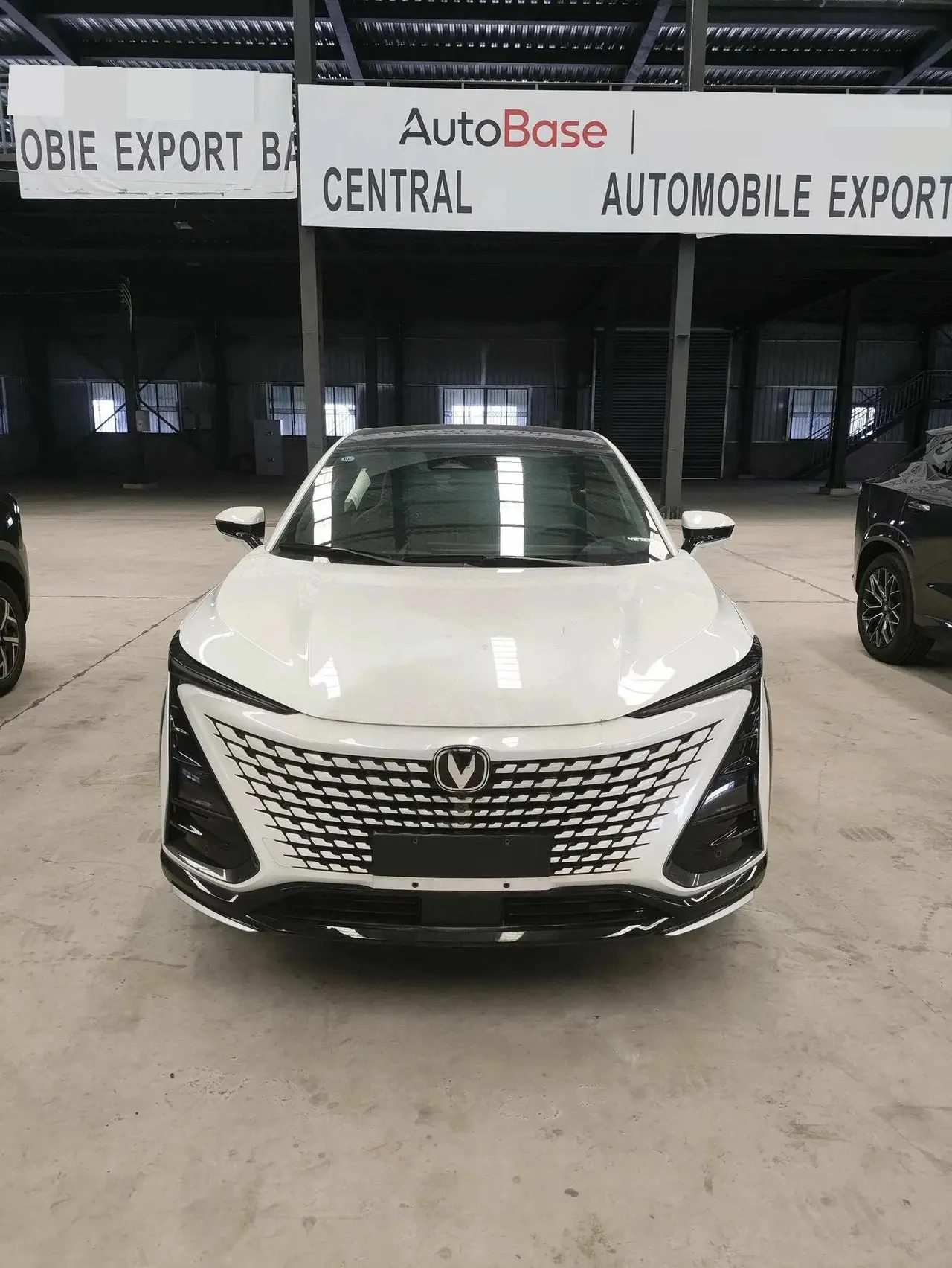 ChangAn 2023 UNI-T 1.5T Prestige Automatic 3