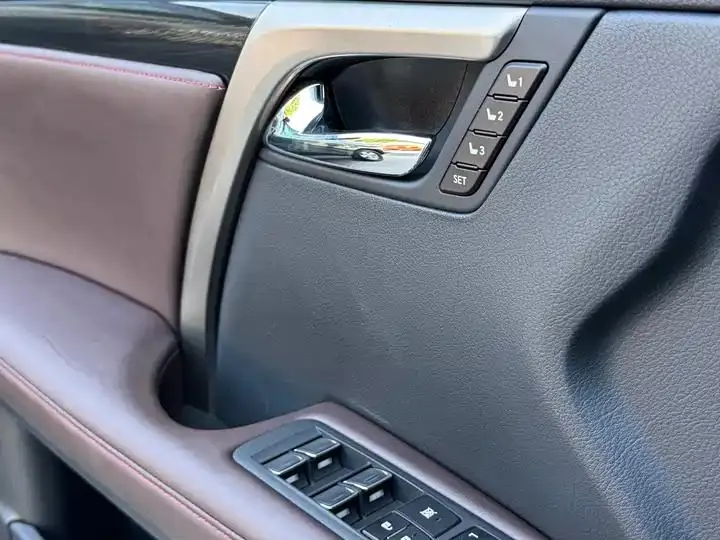 Lexus RX 2020 model modified 300 four-wheel drive elegant version 19