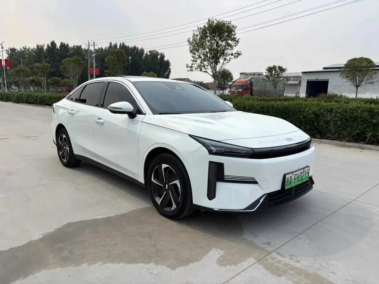 Geely Galaxy 2025 L6 EM-i 1.5 140km Starship Edition Automatic Gear 2