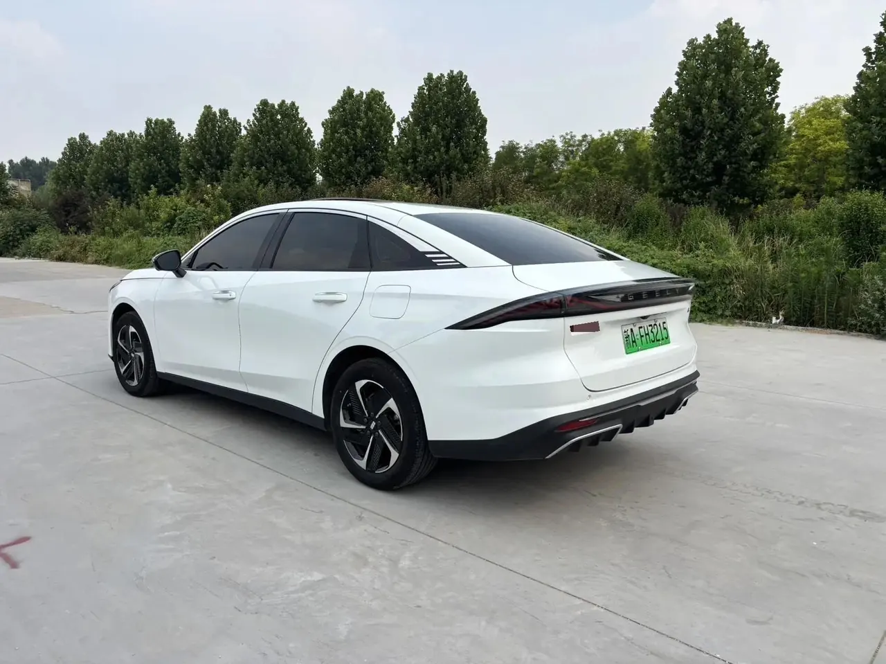 Geely Galaxy 2025 L6 EM-i 1.5 140km Starship Edition Automatic Gear 4