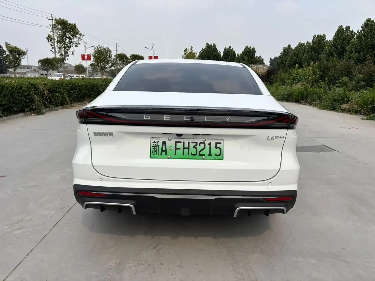 Geely Galaxy 2025 L6 EM-i 1.5 140km Starship Edition Automatic Gear 6