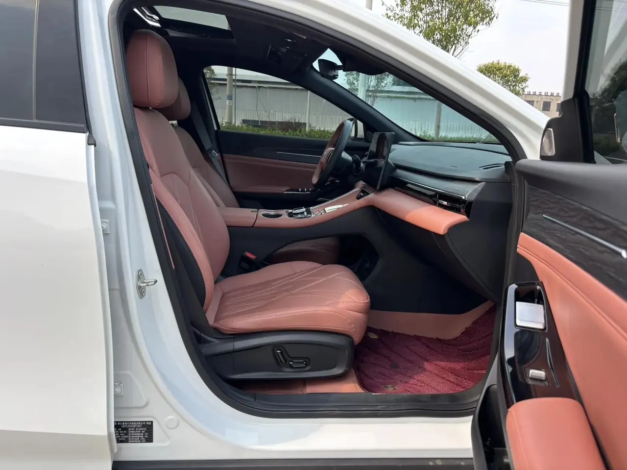 Geely Galaxy 2025 L6 EM-i 1.5 140km Starship Edition Automatic Gear 7