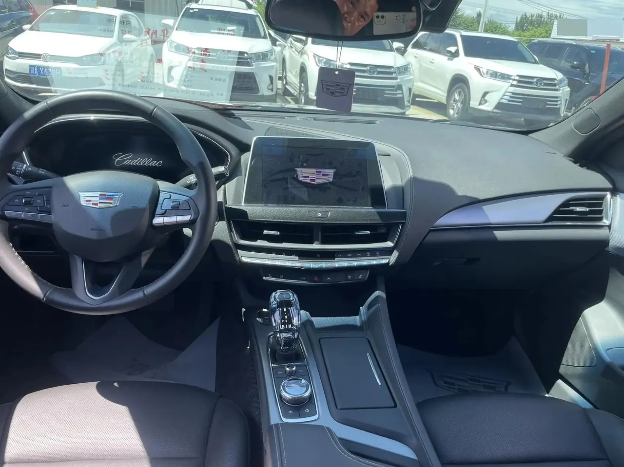 Cadillac XT4 2020 28T Two-Drive Leading Model 8
