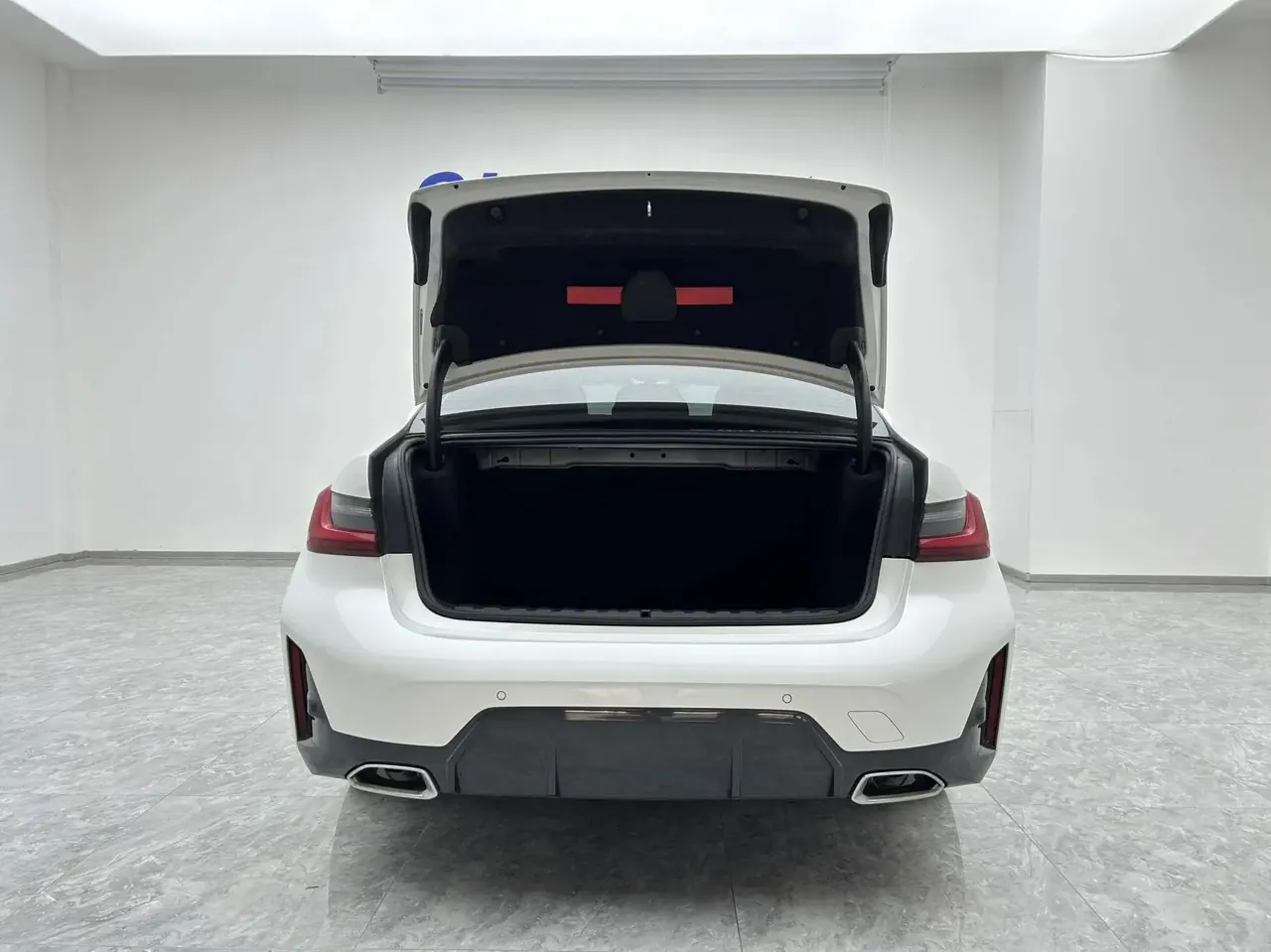 BMW 3 Series 2023 320i M Sports Suit 10