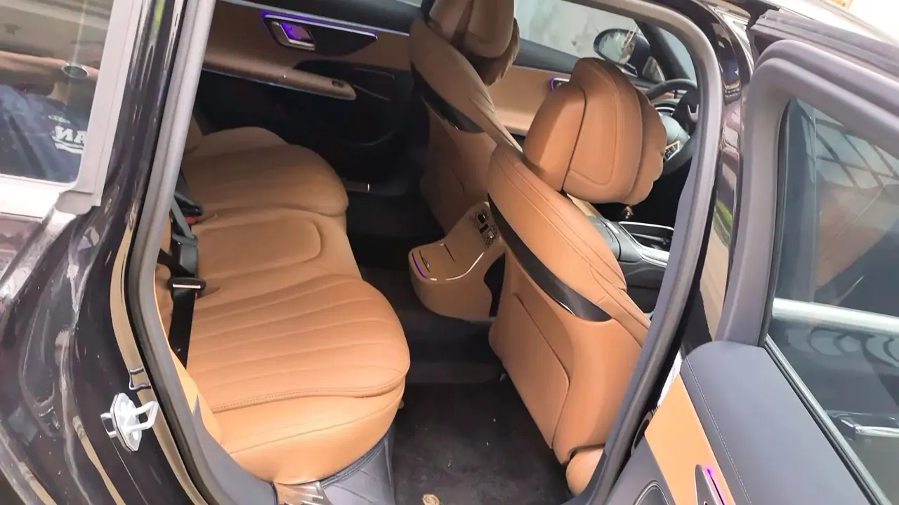 Mercedes Benz E Class 2026 E 260 L 48V 2.0T Classic Automatic Gear 4