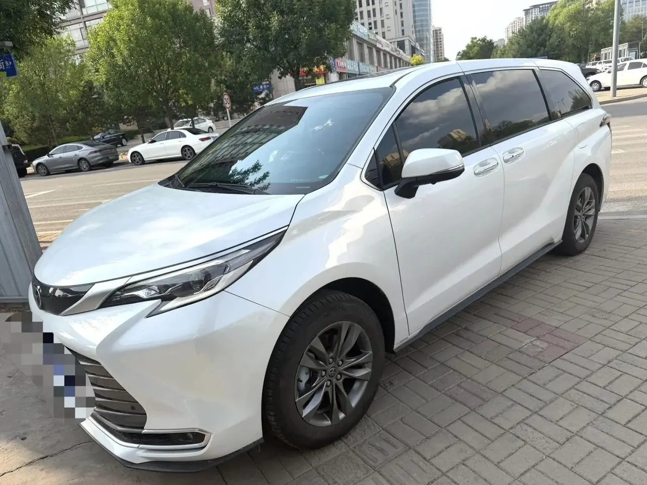 Открыть галерею: Toyota 2026 Sana 2.5 Stepless Four-wheel Drive Deluxe Edition Automatic Transmission