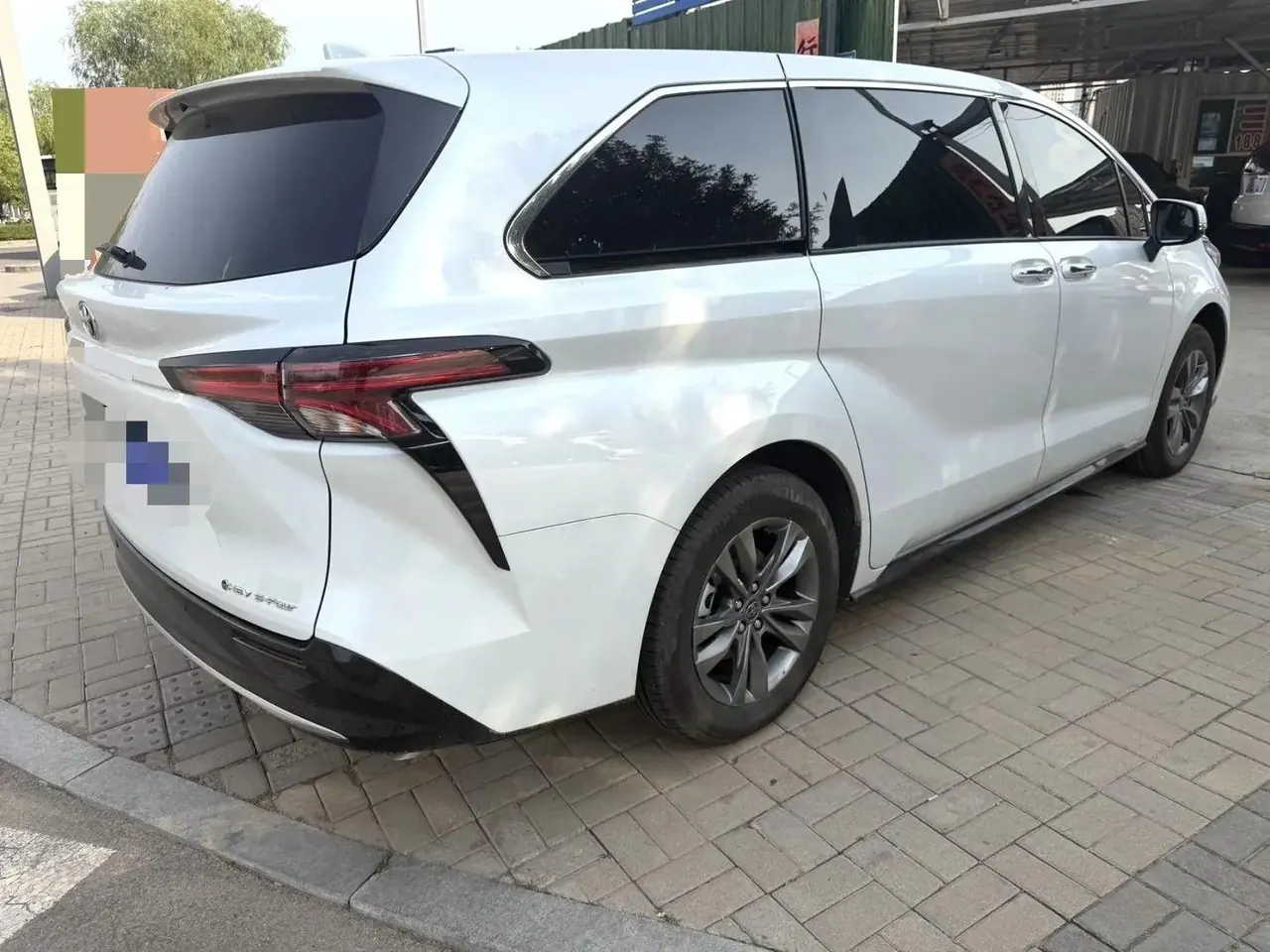 Toyota 2026 Sana 2.5 Stepless Four-wheel Drive Deluxe Edition Automatic Transmission 9