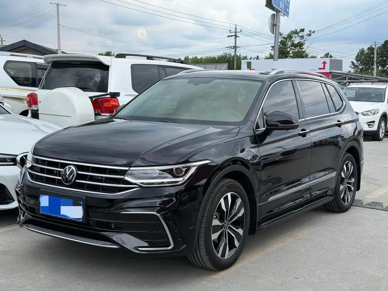 Volkswagen 2025 Tiguan L R-Line 2.0TSI 330TSI outstanding two-wheel drive R-Line Long Yao version automatic gear - View 1