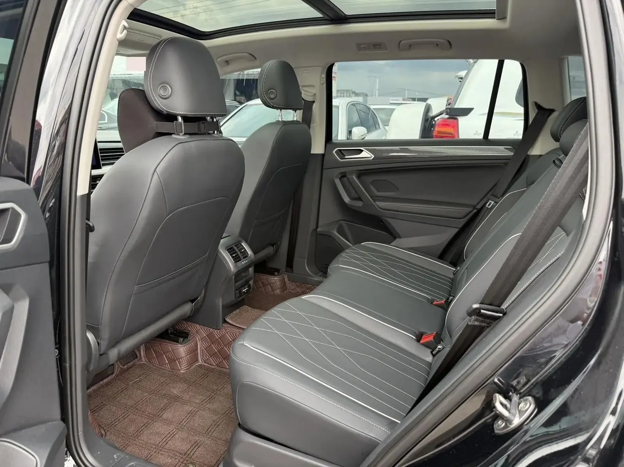 Volkswagen 2025 Tiguan L R-Line 2.0TSI 330TSI outstanding two-wheel drive R-Line Long Yao version automatic gear 6