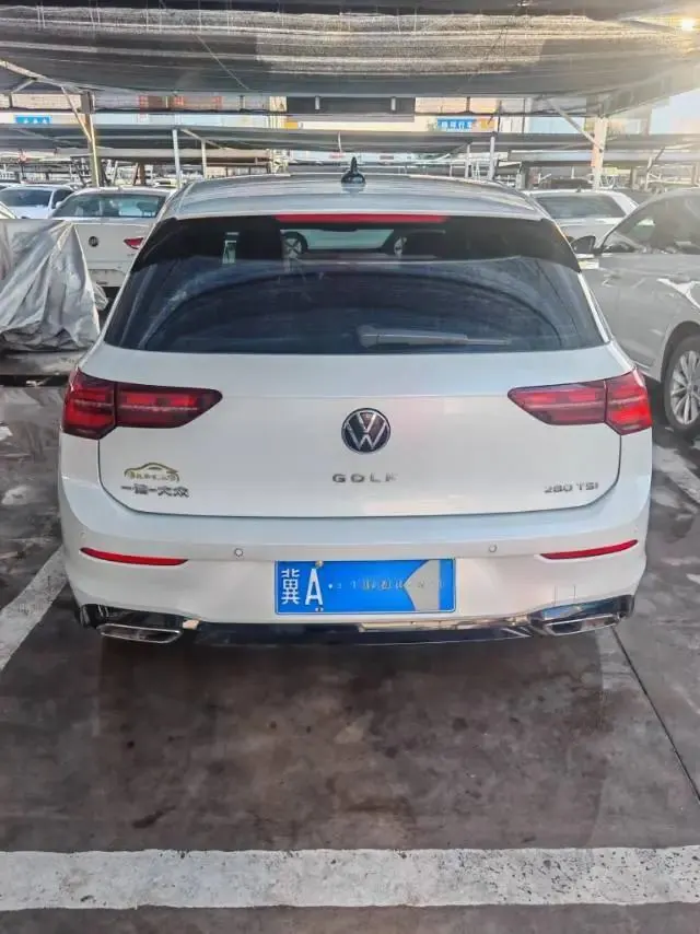 Volkswagen 2023 Golf 8 R-Line 1.4TSI 280TSI Lite Automatic 3