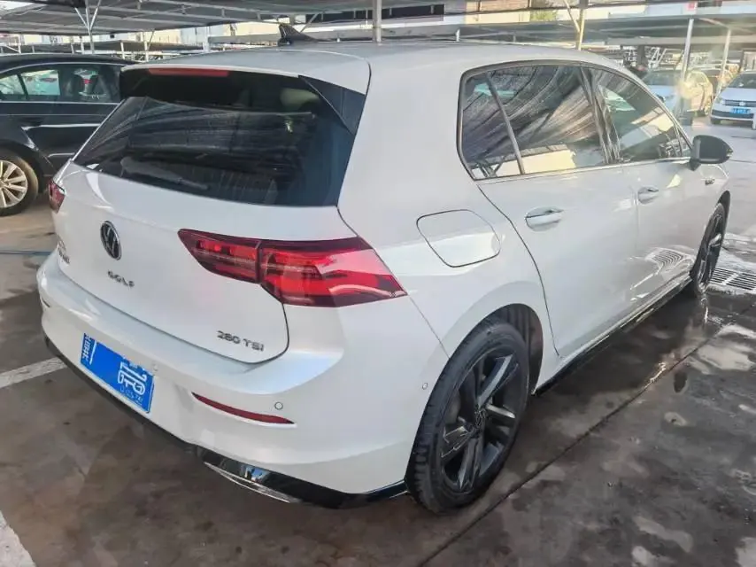 Volkswagen 2023 Golf 8 R-Line 1.4TSI 280TSI Lite Automatic 5