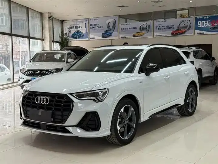 Audi Q3 2023 35 TFSI Fashion Dynamic (1.4T) - View 1