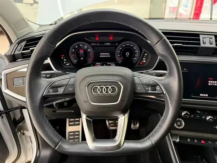 Audi Q3 2023 35 TFSI Fashion Dynamic (1.4T) 11