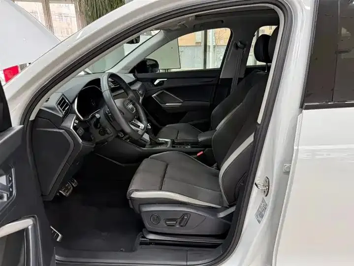 Audi Q3 2023 35 TFSI Fashion Dynamic (1.4T) 16