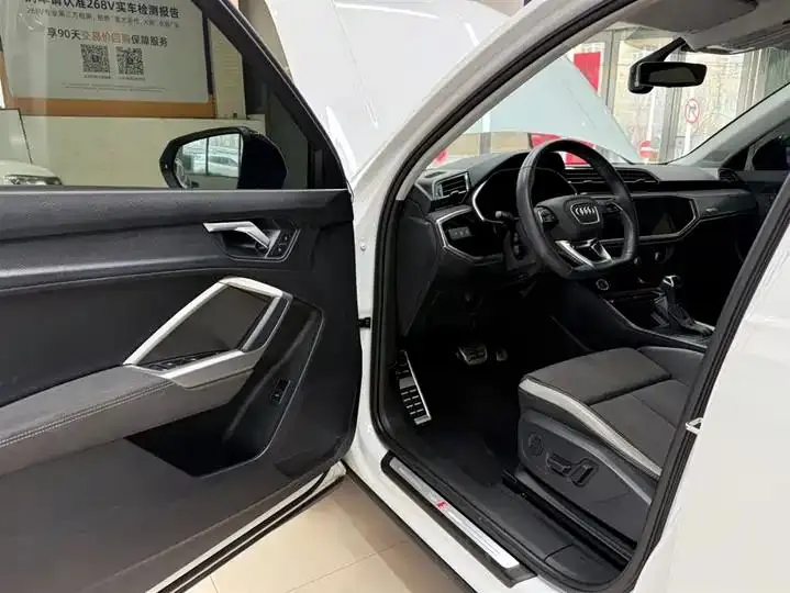 Audi Q3 2023 35 TFSI Fashion Dynamic (1.4T) 8