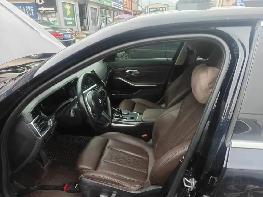 BMW 3 Series 2022 model facelift 325Li M Sport Package 12
