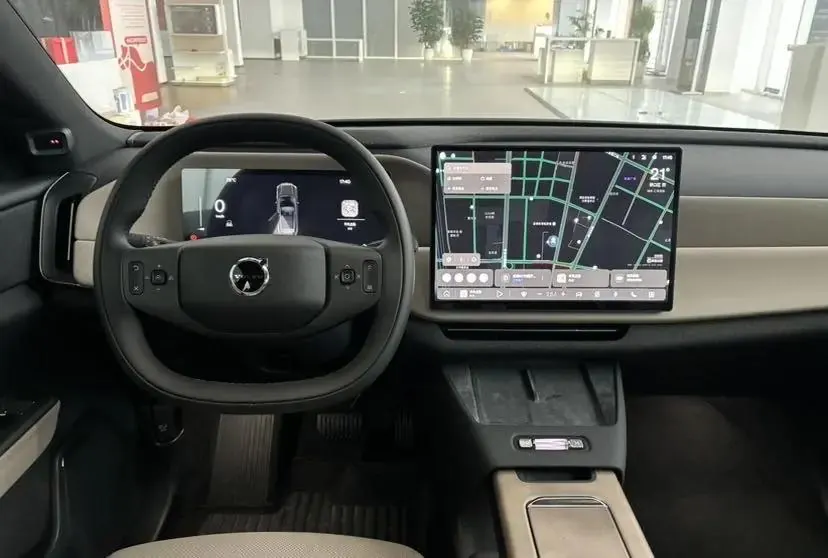Volvo XC70 plug-in hybrid 2026 four-wheel drive long battery life Plus 5