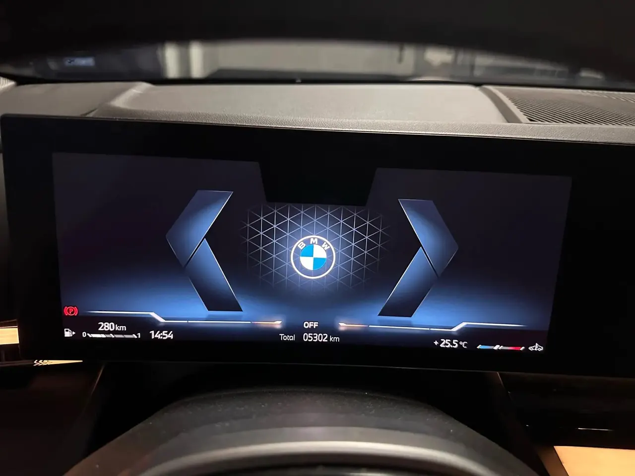 BMW 5 Series 2024 530Li 48V 2.0T Luxury Package, Leading Model, Automatic Transmission 9