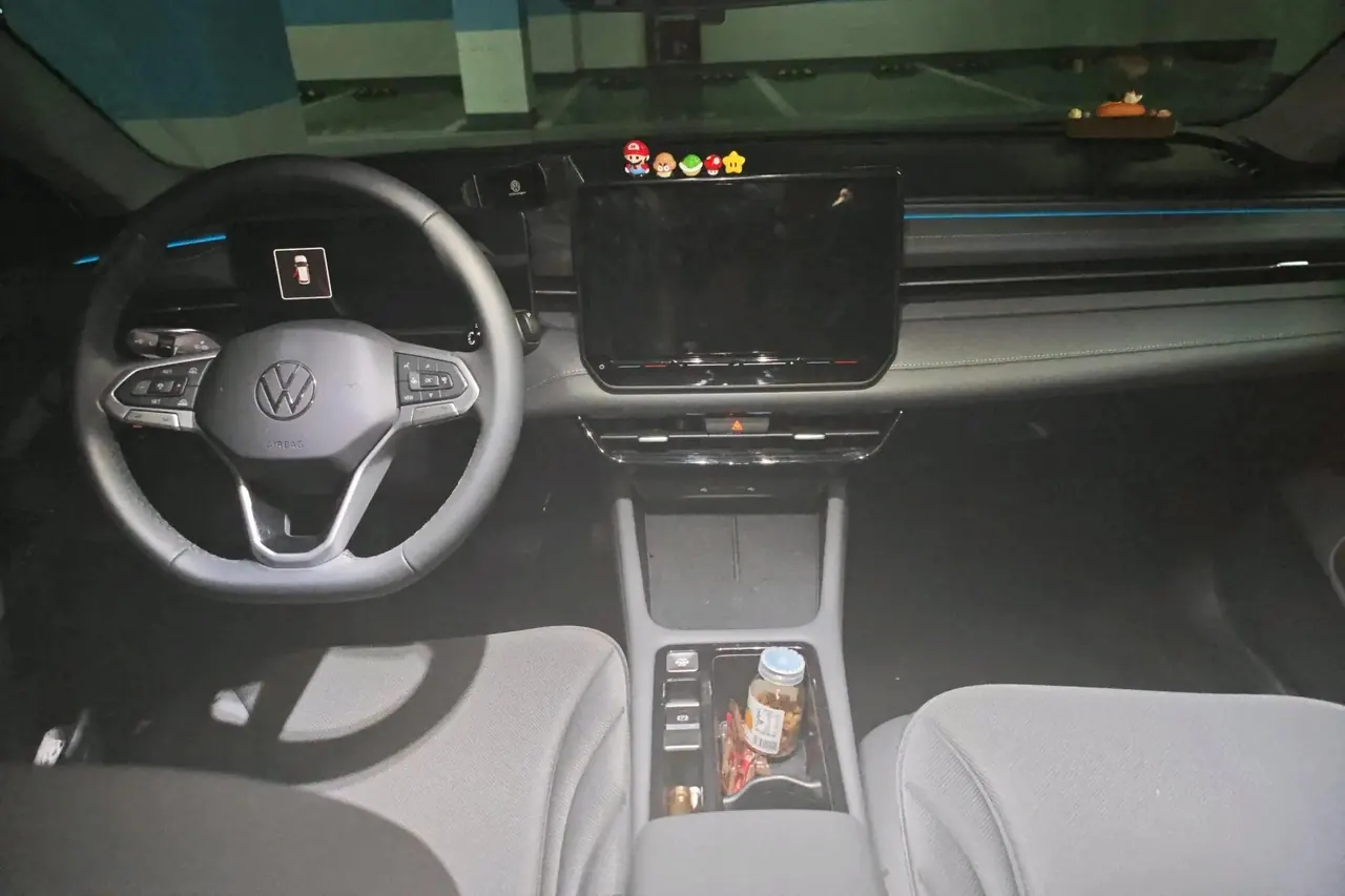 Volkswagen 2026 Lavida Pro 1.5TSI 300TSI Star 6 Million Edition Automatic Gear 5