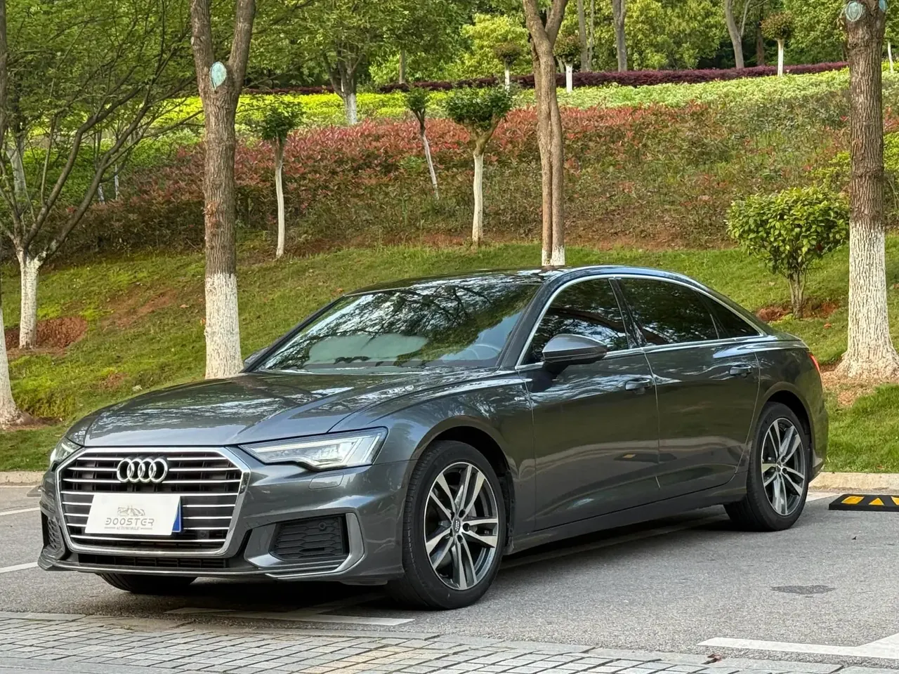 Audi A6L 2020 40 TFSI Deluxe Elegant - View 1