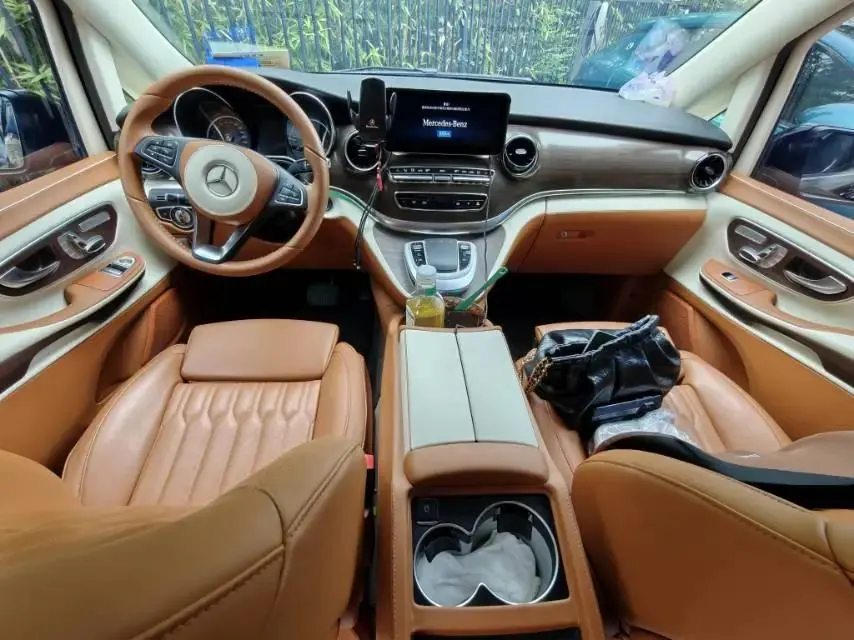 Mercedes Benz Class V 2022V 260 2.0T Pilot Edition Automatic Gear 4