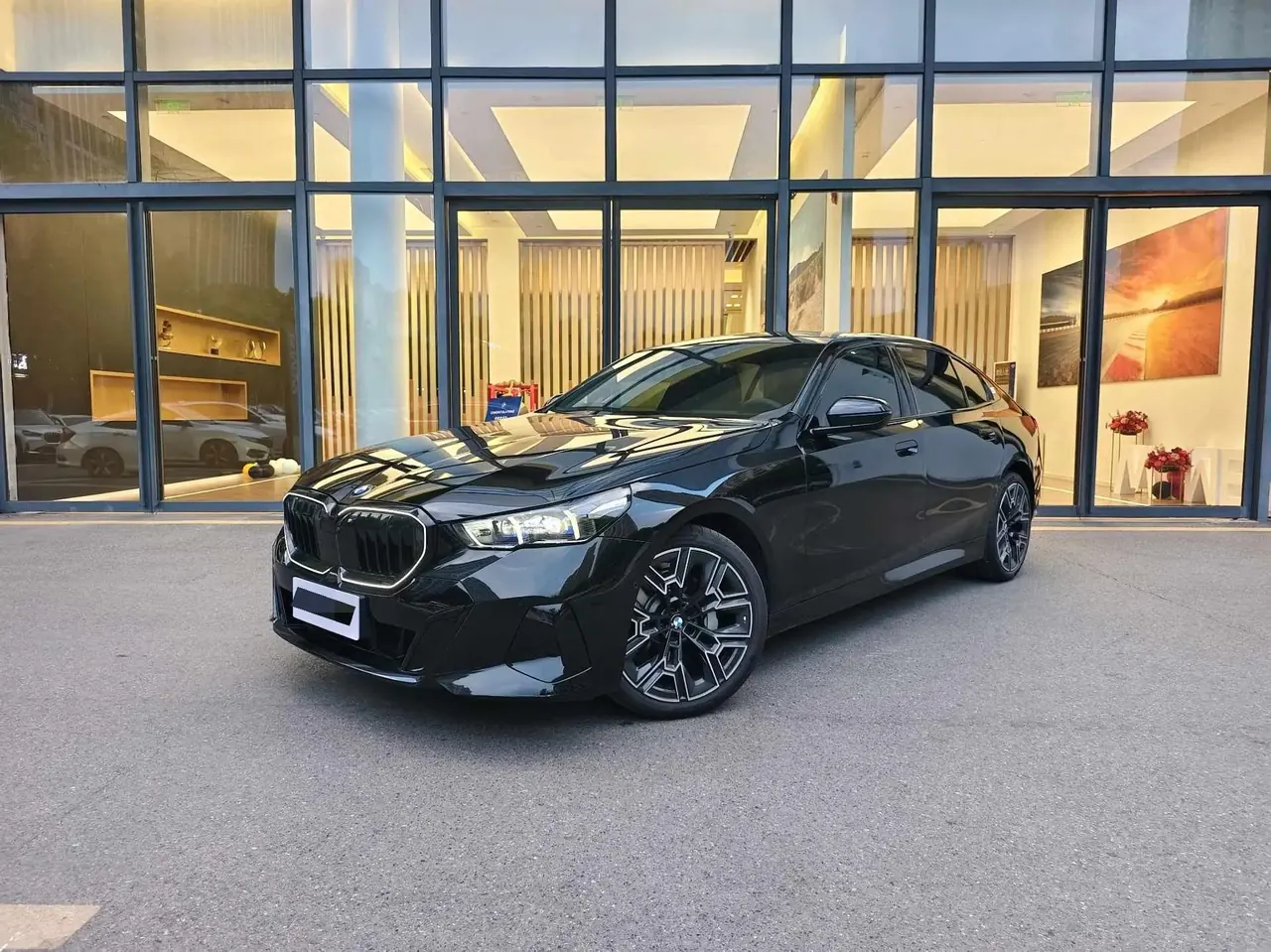 BMW 5 Series 2026 530Li 48V 2.0T Exclusive M Sports Suit (Modified) Automatic Gear - View 1