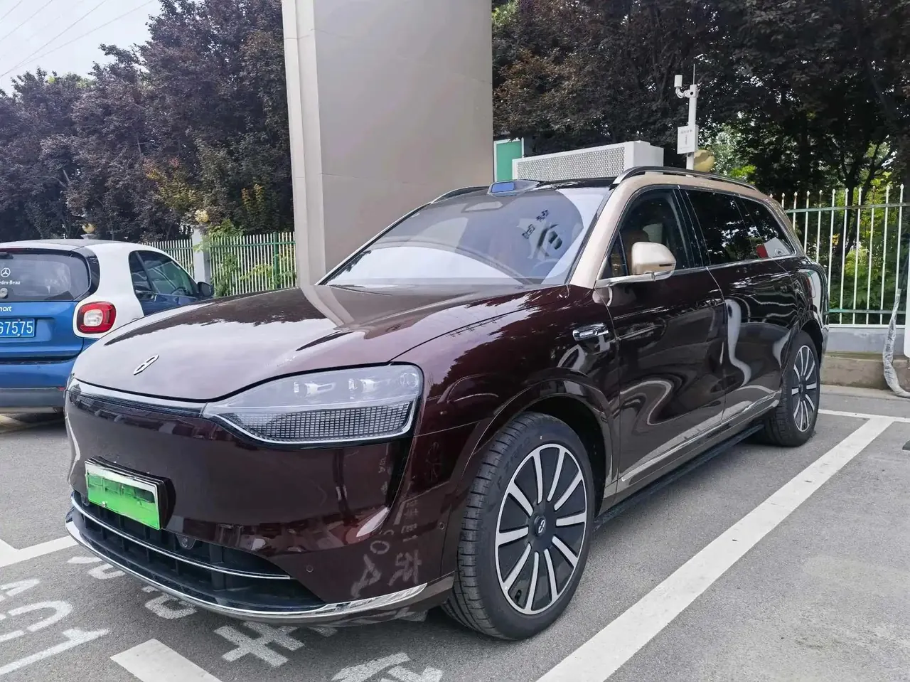 AITO 2025 Model AITO M9 Range-Extended Ultra Version 52kWh 5-Seater Automatic - View 1