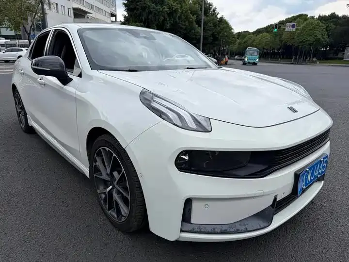 LYNK&amp;CO 03 2019 2.0TD Auto Pro Edition 3