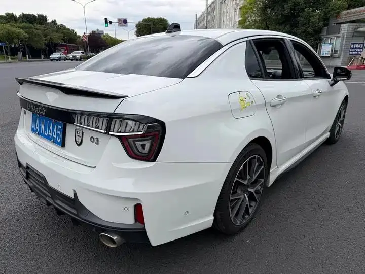 LYNK&amp;CO 03 2019 2.0TD Auto Pro Edition 7