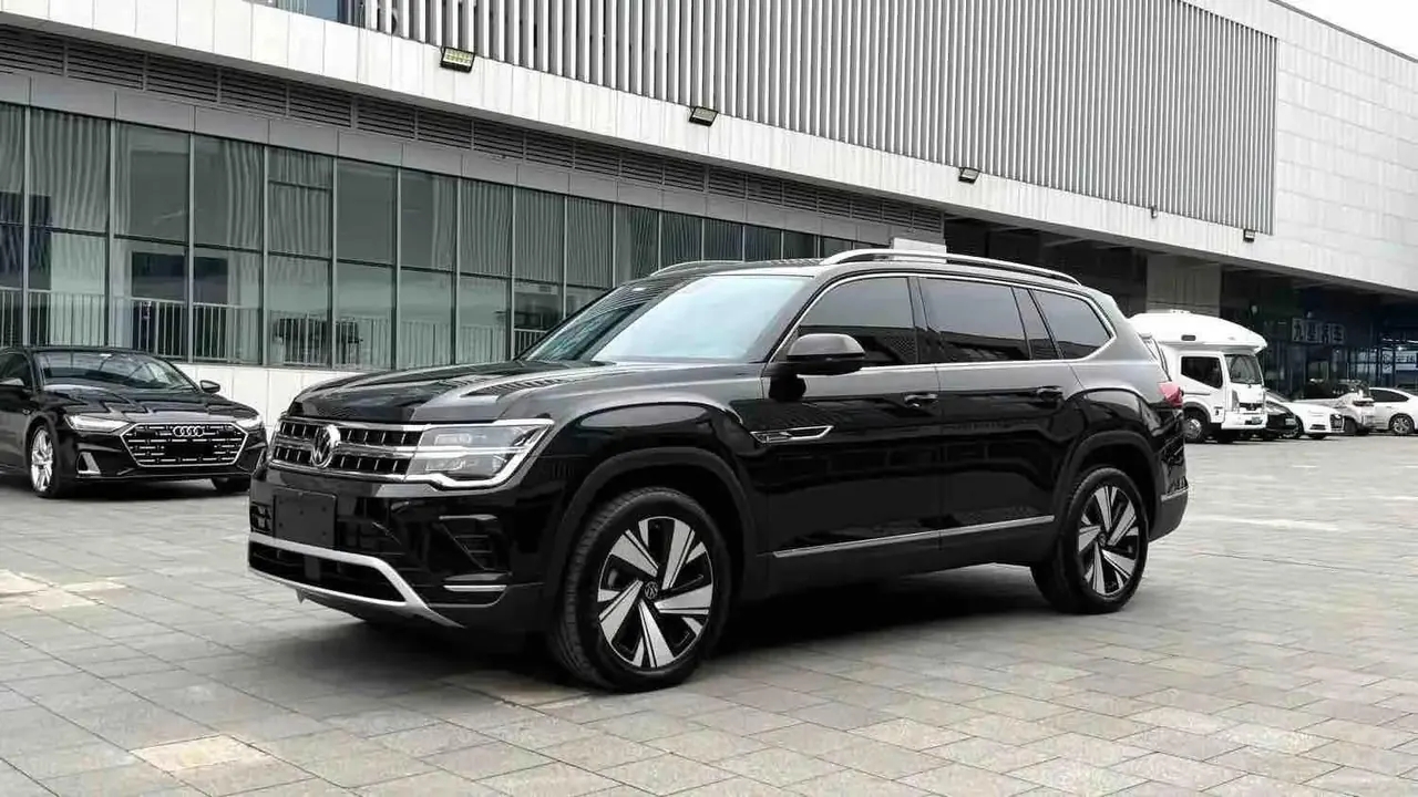 Tang 2023 380TSI All-Wheel-Drive Prestige Luxury Edition - View 1