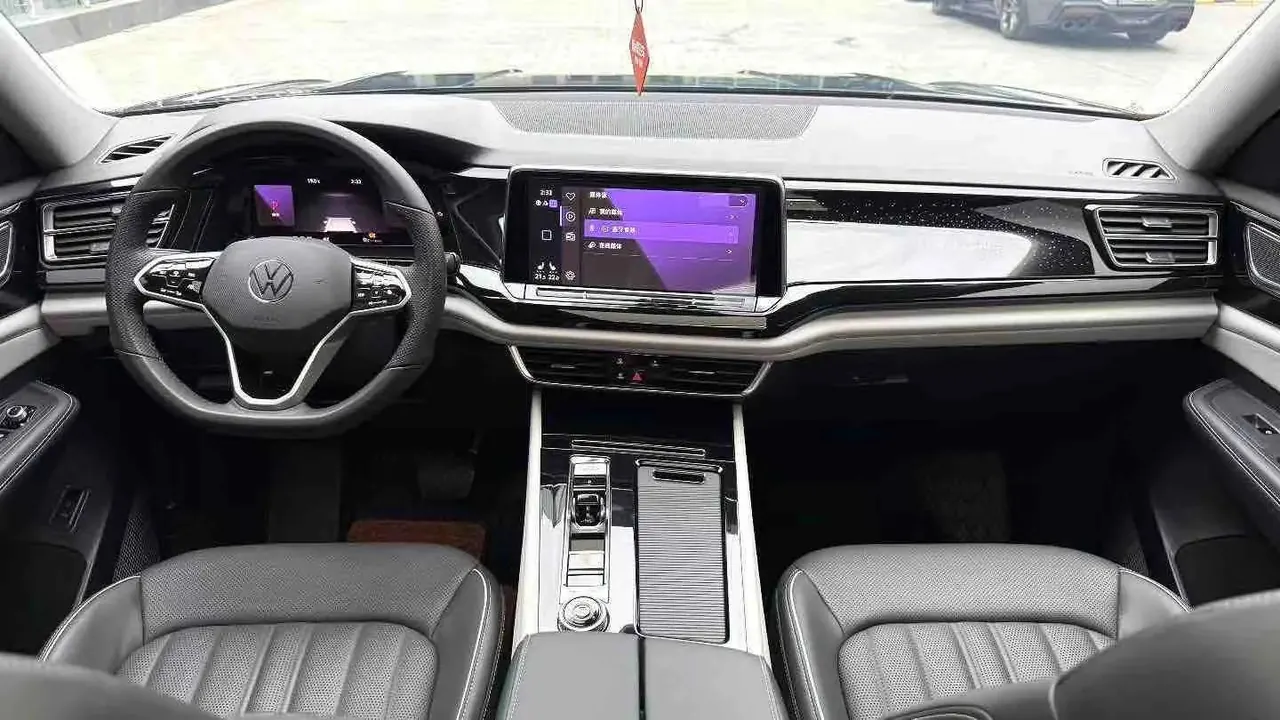 Tang 2023 380TSI All-Wheel-Drive Prestige Luxury Edition 6