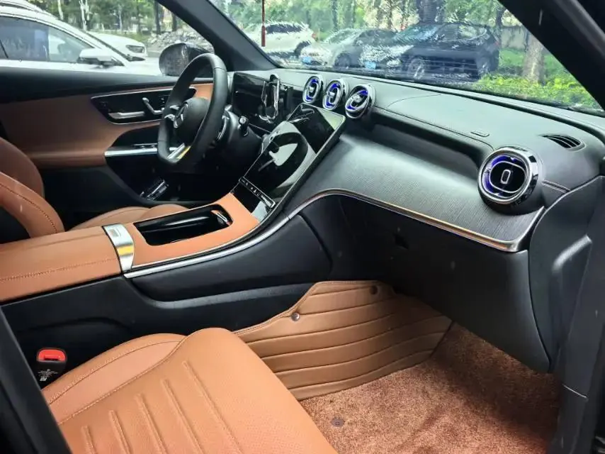 Mercedes Benz 2026 GLC 260 L 4MATIC 48V 2.0T Luxury 5-seat Automatic Gear 4