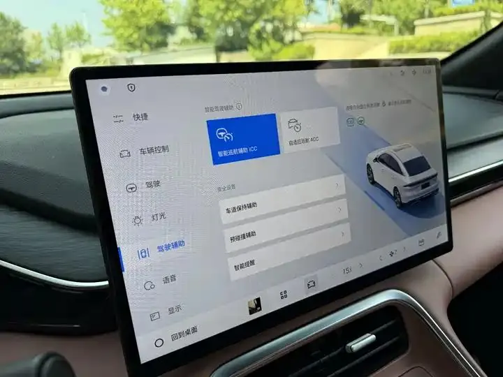 Galaxy L6 2025 EM-i 140km Discovery Edition 10