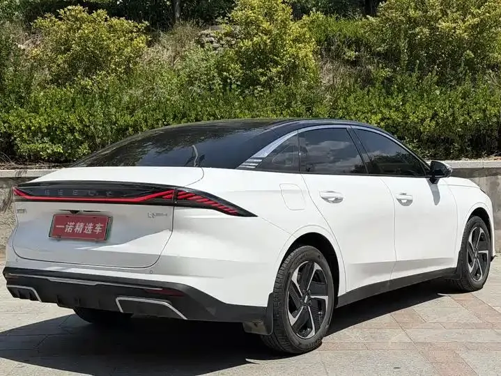 Galaxy L6 2025 EM-i 140km Discovery Edition 4