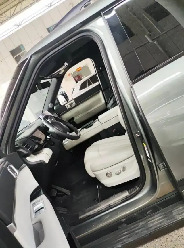 FangChengBao 2025 titanium 7 1.5T stepless 190KM four-wheel drive Ultra version of automatic gear 2