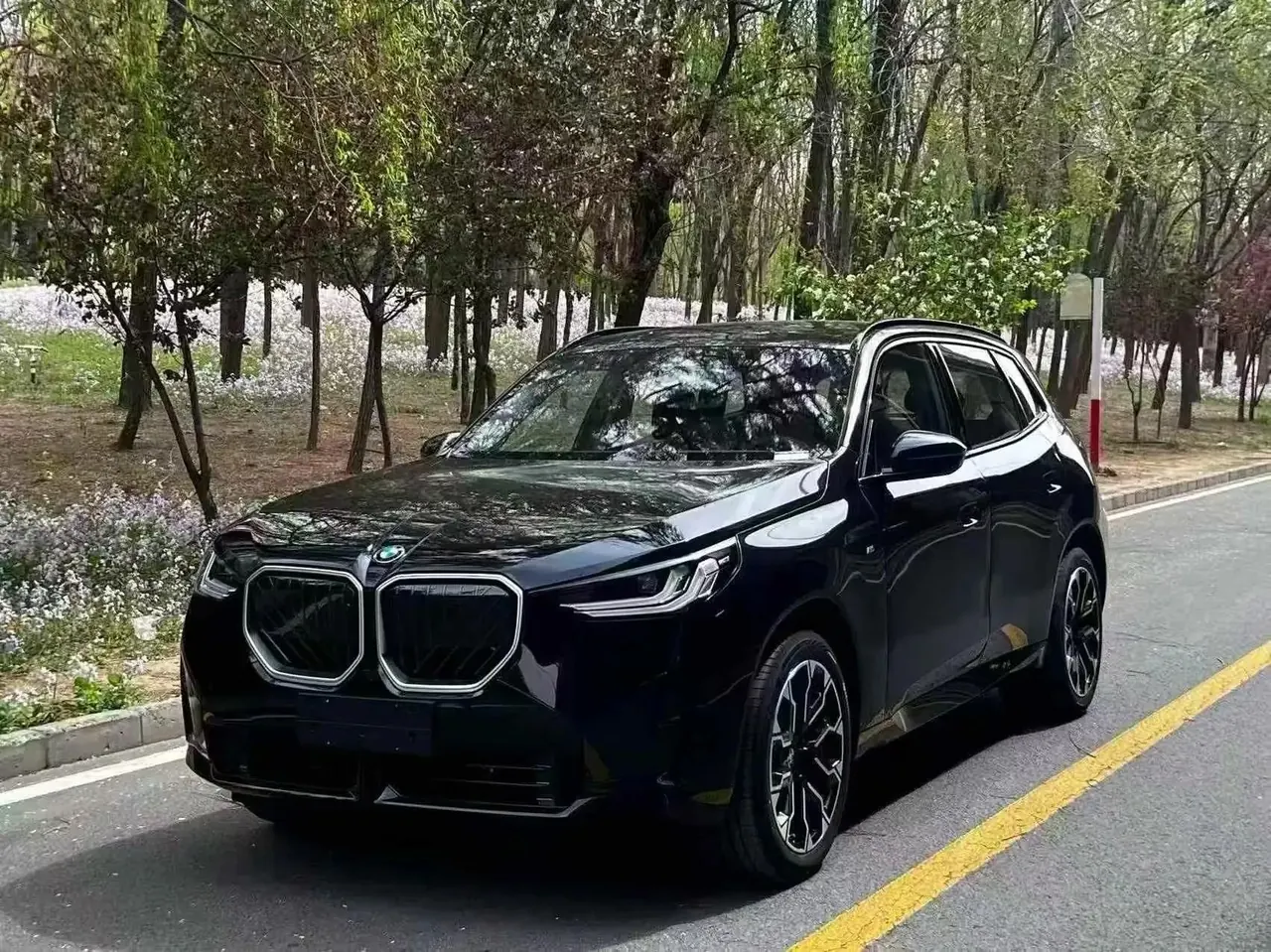BMW 2026 X3 xDrive30L 2.0T Leading M Sports Obsidian Night Suit Automatic Gear - View 1