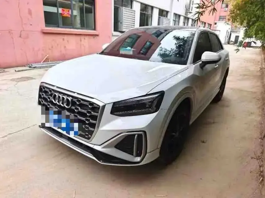 Audi Q2L 2022 35 TFSI Enterprising and Elegant - View 1