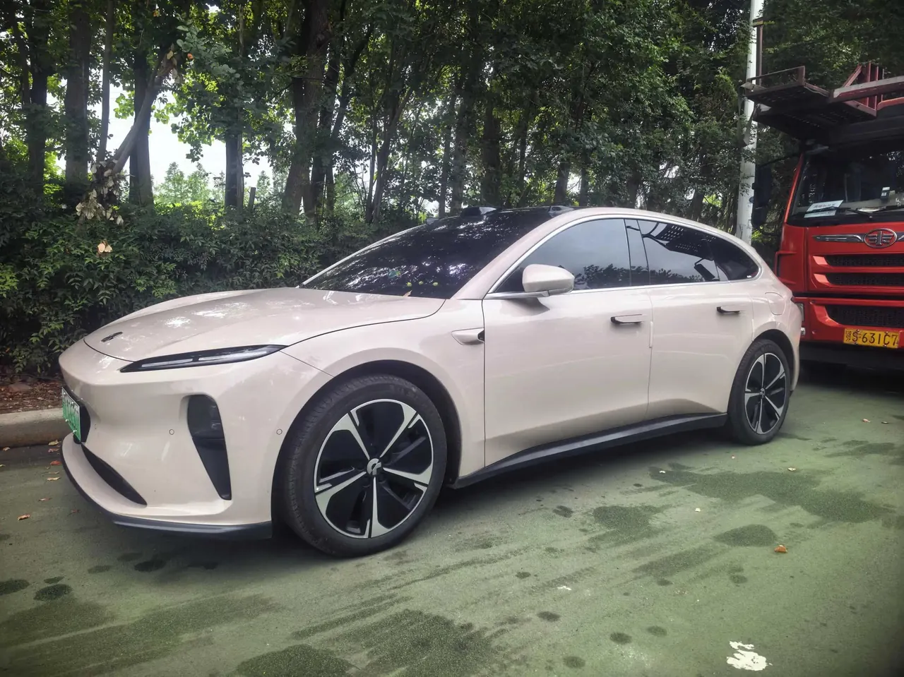 Open image lightbox: NIO ET5T 2024 Model 75kWh Touring
