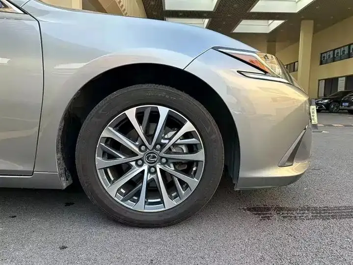 Lexus ES 2022 200 Executive Edition 14