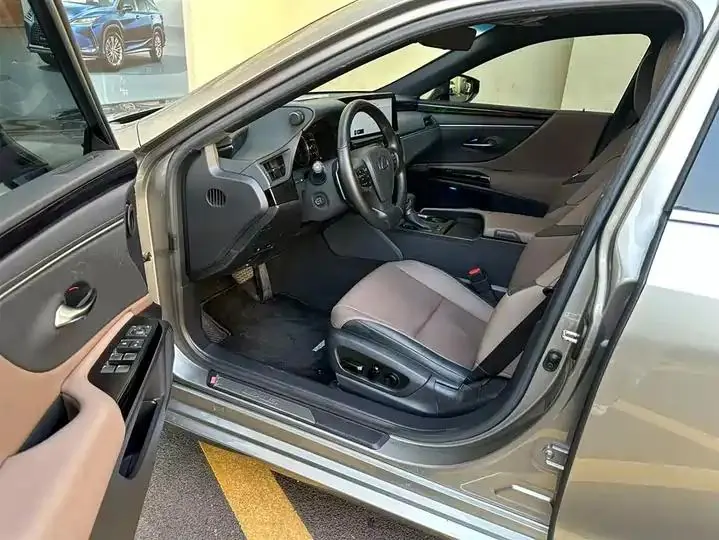 Lexus ES 2022 200 Executive Edition 7
