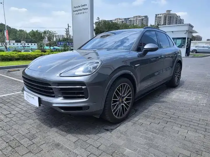 Open image lightbox: Cayenne New Energy 2021 Cayenne E-Hybrid 2.0T