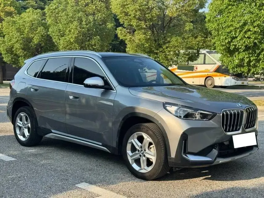BMW 2023 X1 sDrive20Li 1.5T, Design Package, Automatic Transmission 3