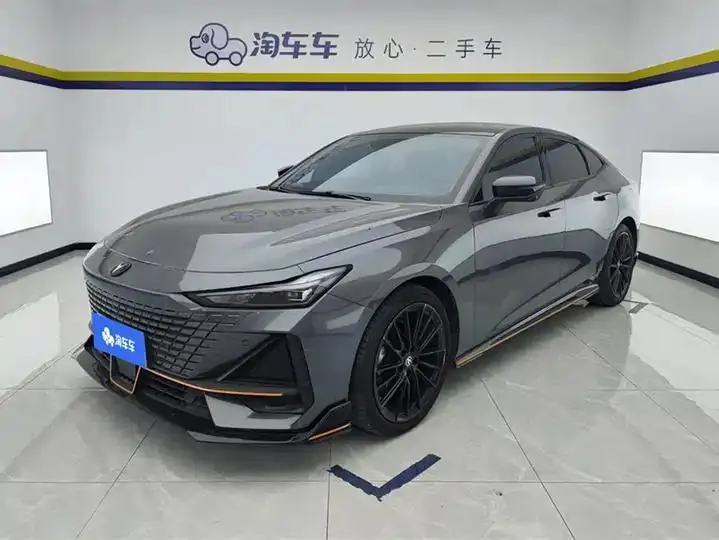 ChangAn UNI-V 2022 1.5T Sports Edition - View 1