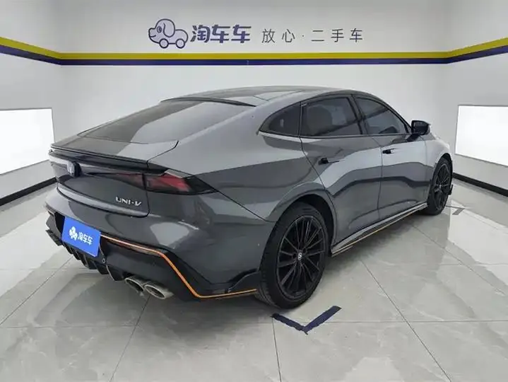 ChangAn UNI-V 2022 1.5T Sports Edition 3