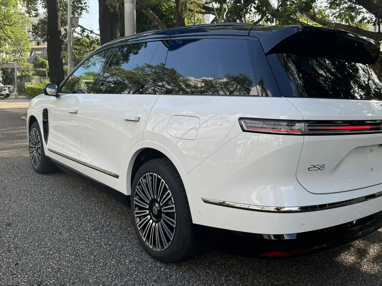 NIO 2026 ES8 6‑Seater Executive Luxury Edition Automatic Transmission 5